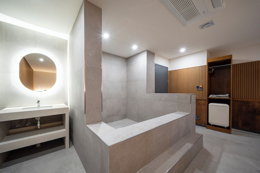 Premium Room - Photo 22