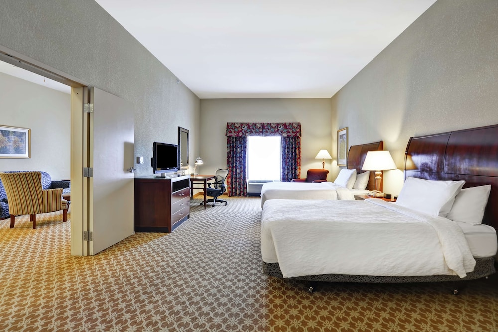Junior Suite, 2 Queen Beds - Photo 1