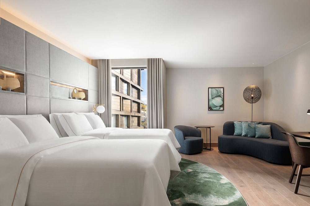 Signature Room, 2 Double Beds thumbnail 6