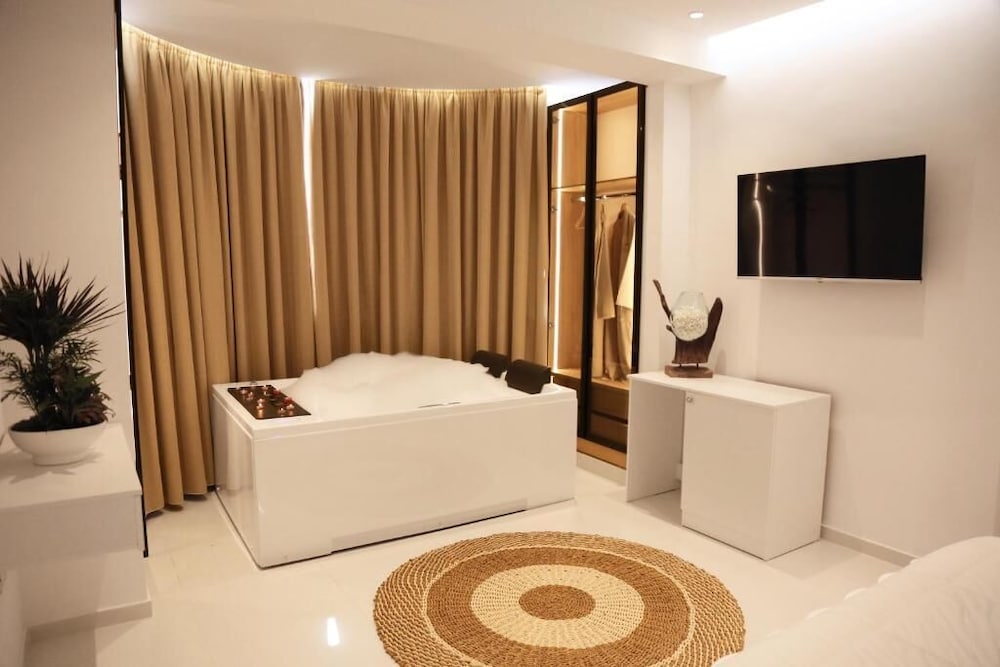 Acropolis Room with Jacuzzi