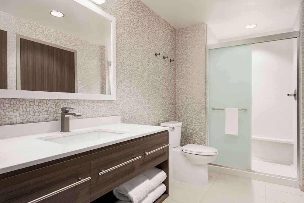 Suite, 1 Bedroom - Photo 6