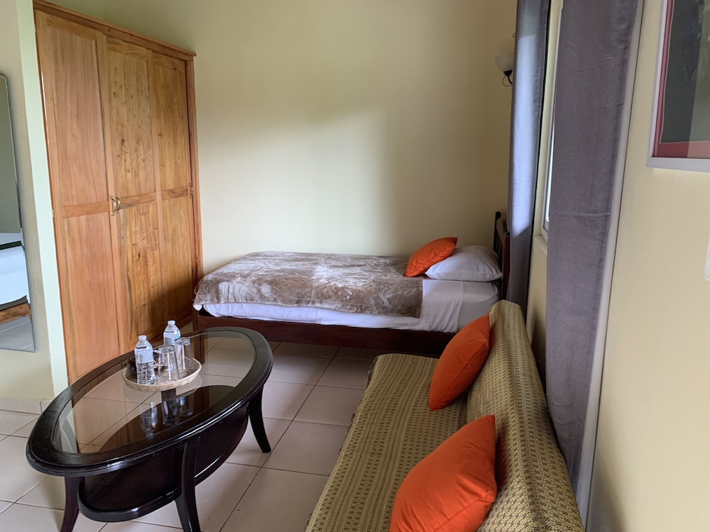 Deluxe Triple Room, 1 Bedroom, Private Bathroom, Mountain View photo 3