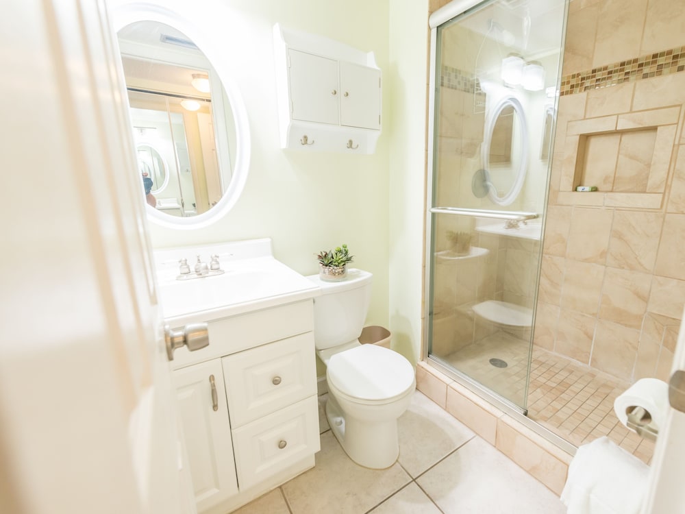 Premium Condo, 2 Bedrooms, Partial Ocean View photo 3
