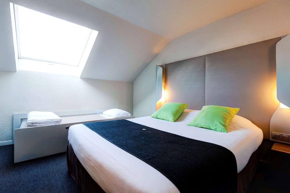 Standard Room, Multiple Beds - Photo 5