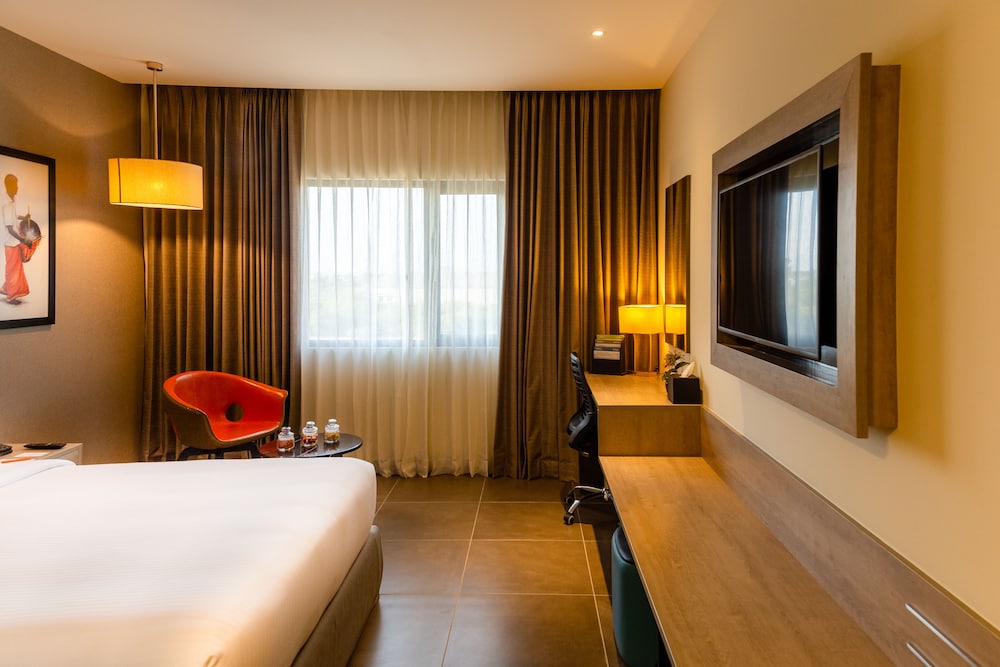Executive Room, 1 King Bed, Non Smoking - Photo 1