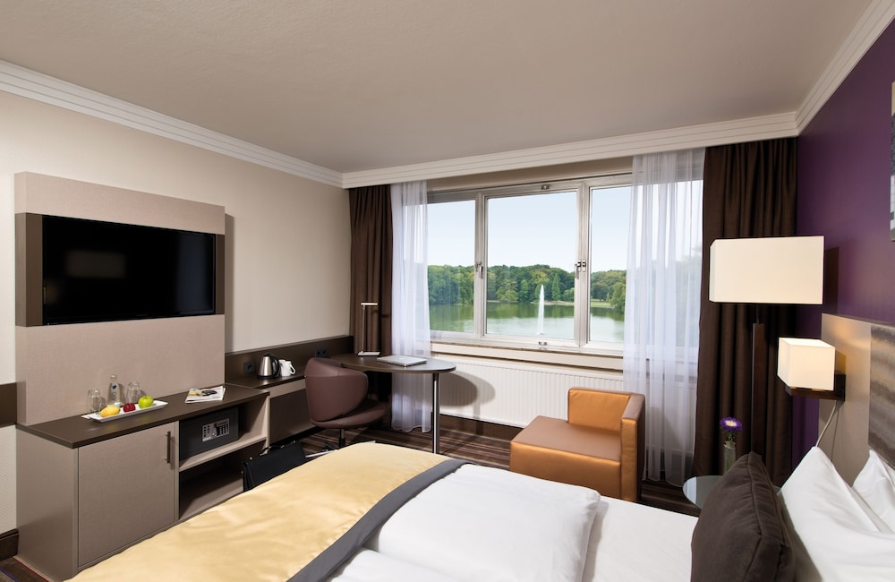 Deluxe Room - Photo 12