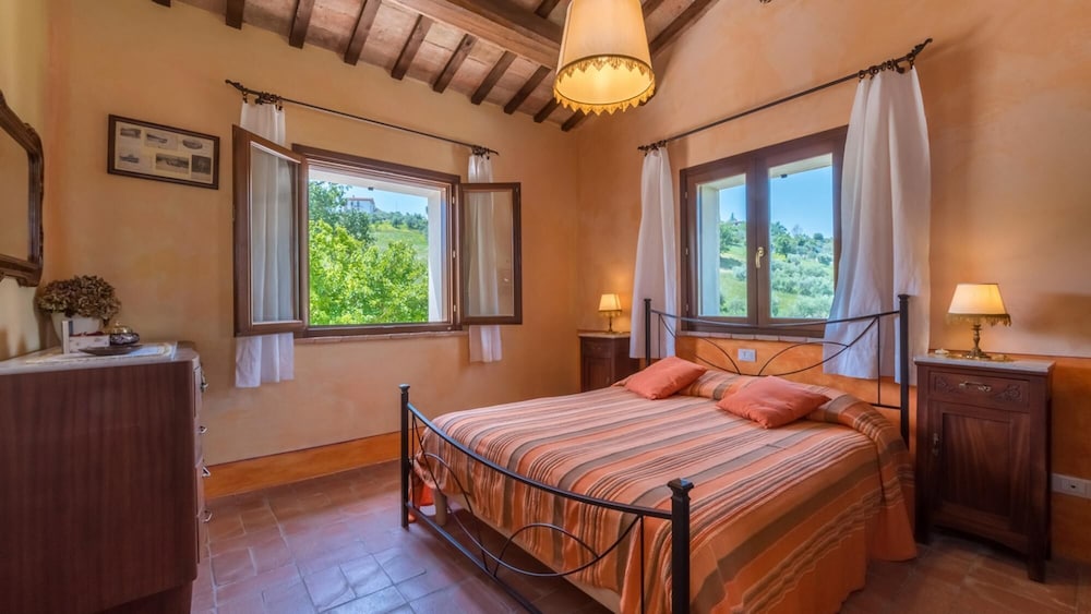 Villa photo 1