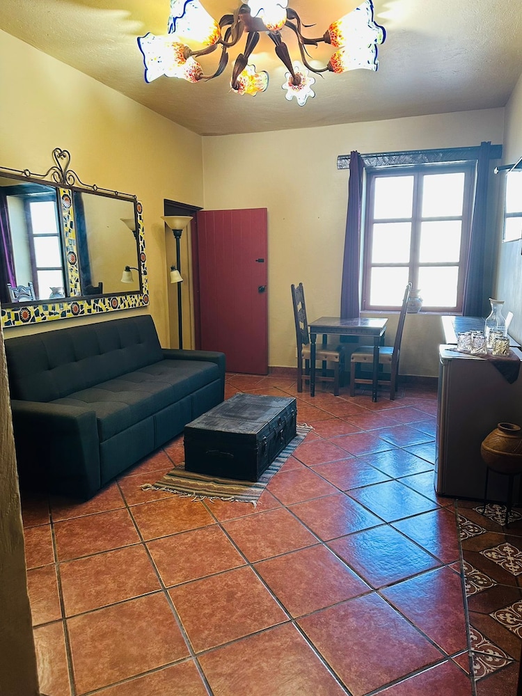 8-Beltran Suite photo 2