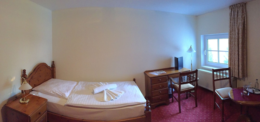 Economy Single Room