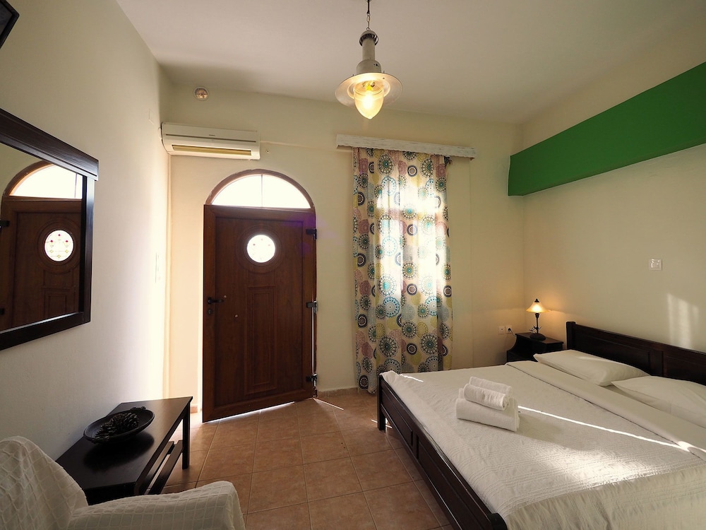 Studio, Sea View (Ground Floor) photo 1