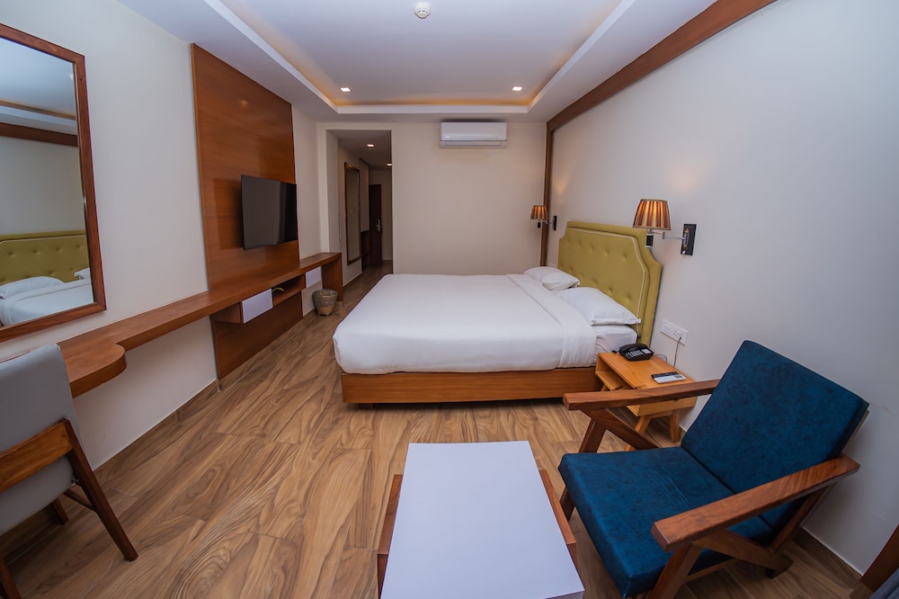 Deluxe Double Room - Photo 9