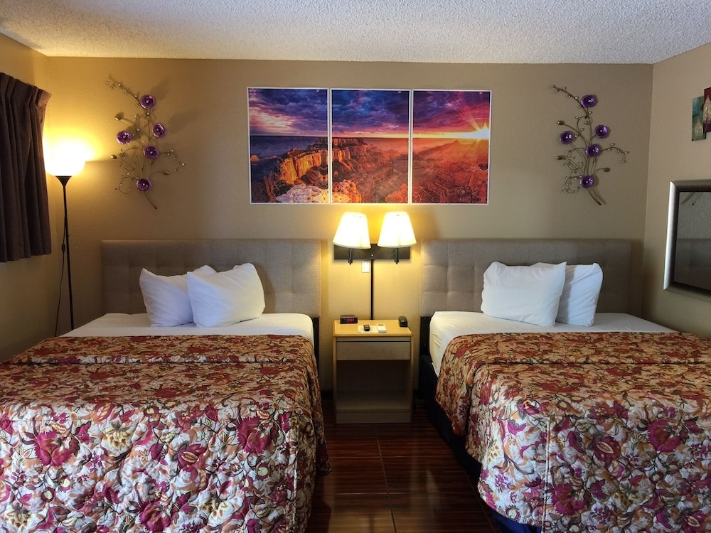 Room, 2 Queen Beds photo 1