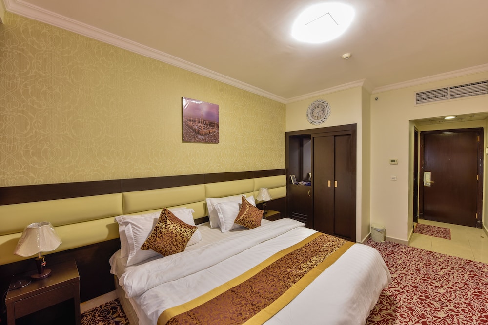 Room, 1 King Bed photo 1