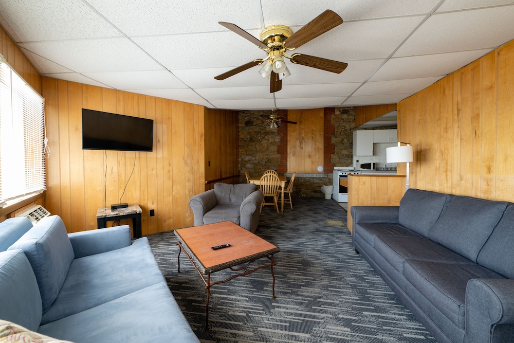 Two-Bedroom Estate Suite with Partial Lakeview