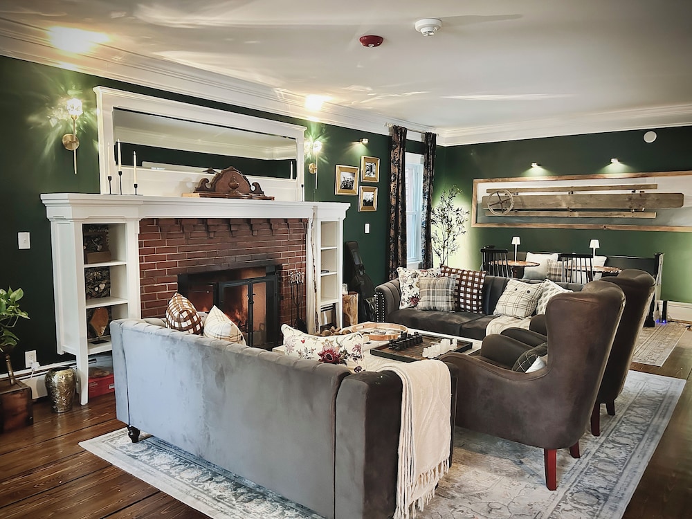 Classic Room, Multiple Beds, Non Smoking, Private Bathroom
