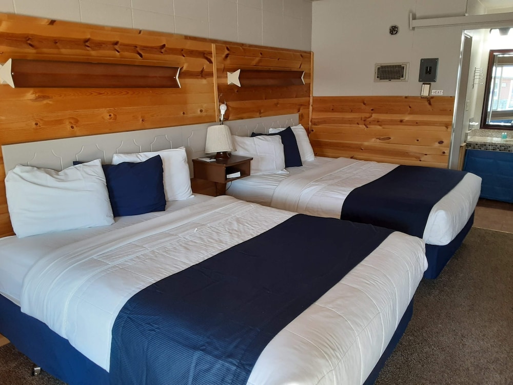 Standard Double Room, 2 Queen Beds