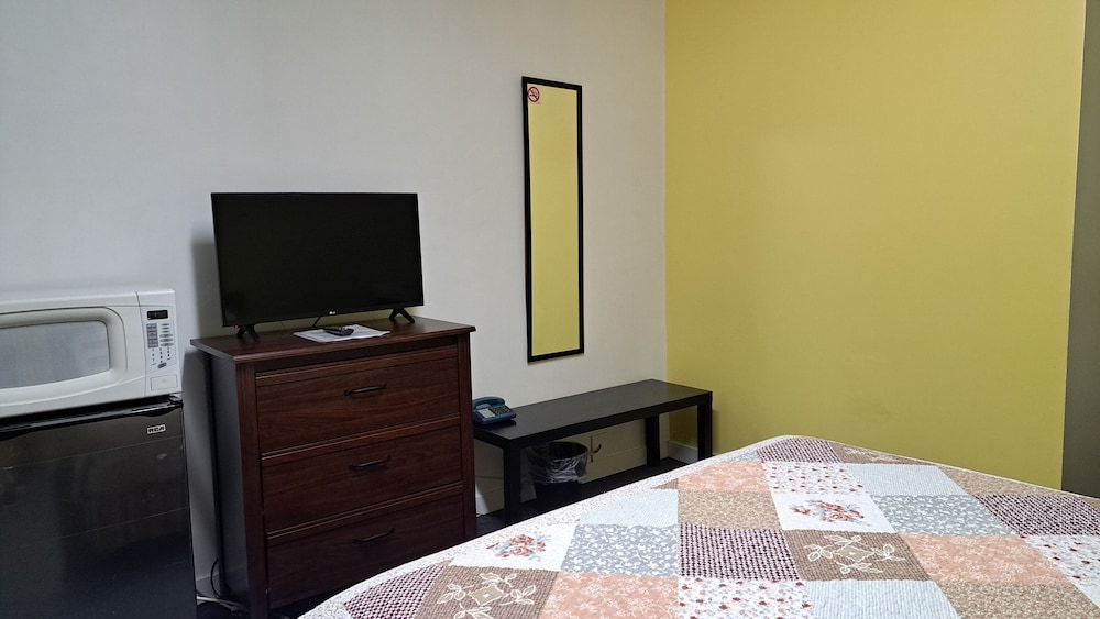 Classic Room, 1 Queen Bed photo 2