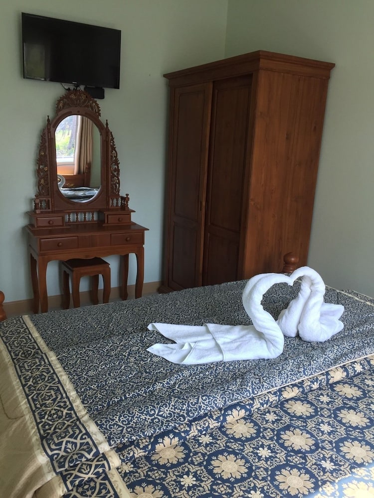 Superior Bungalow, 2 Bedrooms, Accessible, Pool View photo 2