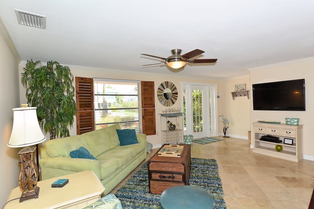 House, 2 Bedrooms