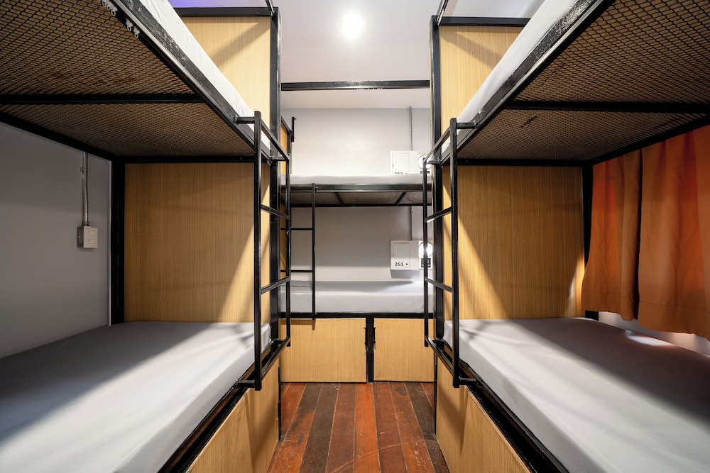 Bed in 6-Bed Dormitory (270) photo 3