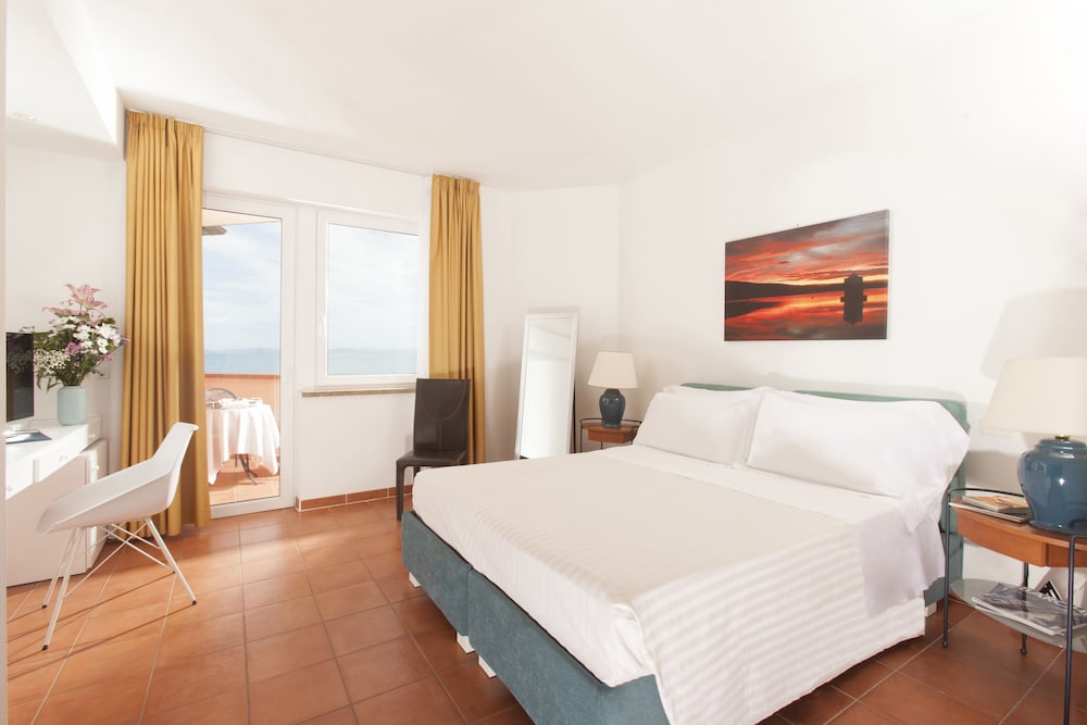 Superior Room, Balcony, Sea View photo 1