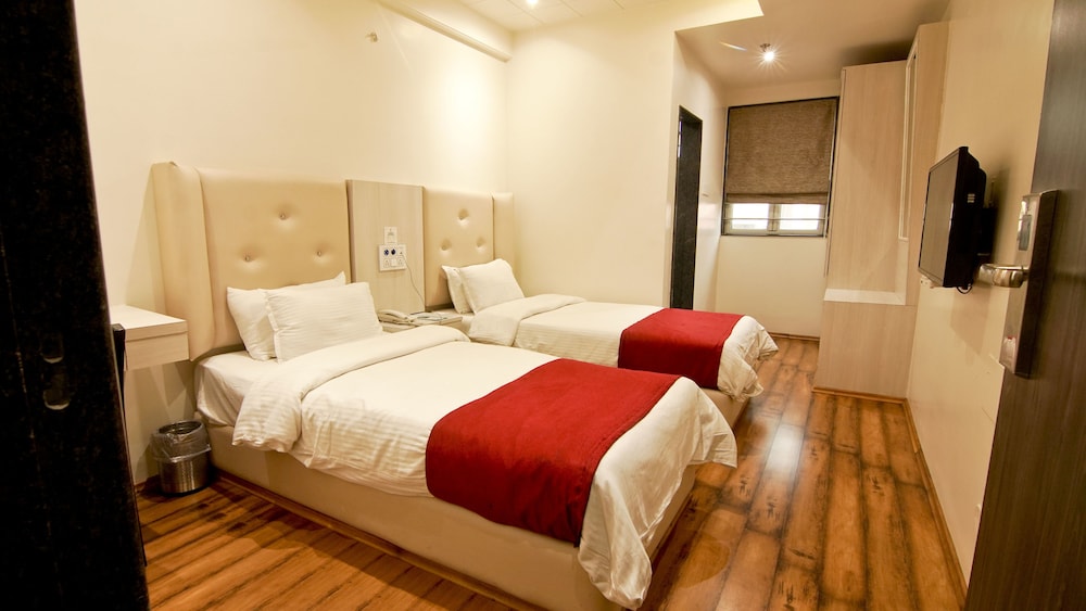 Deluxe Room (Renovated) photo 1