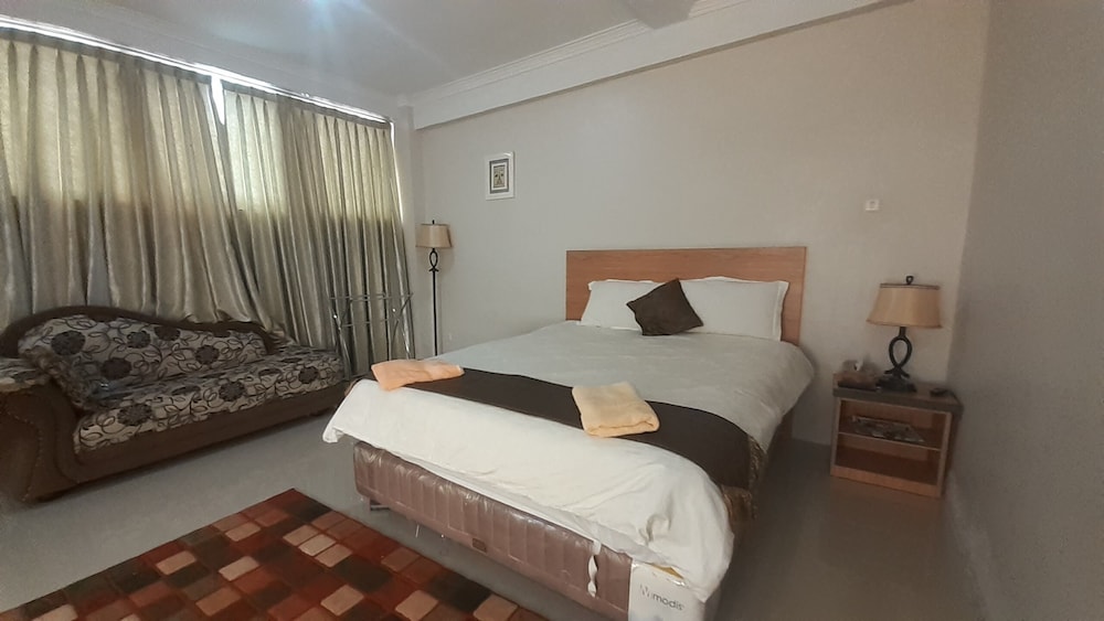 Deluxe Suite