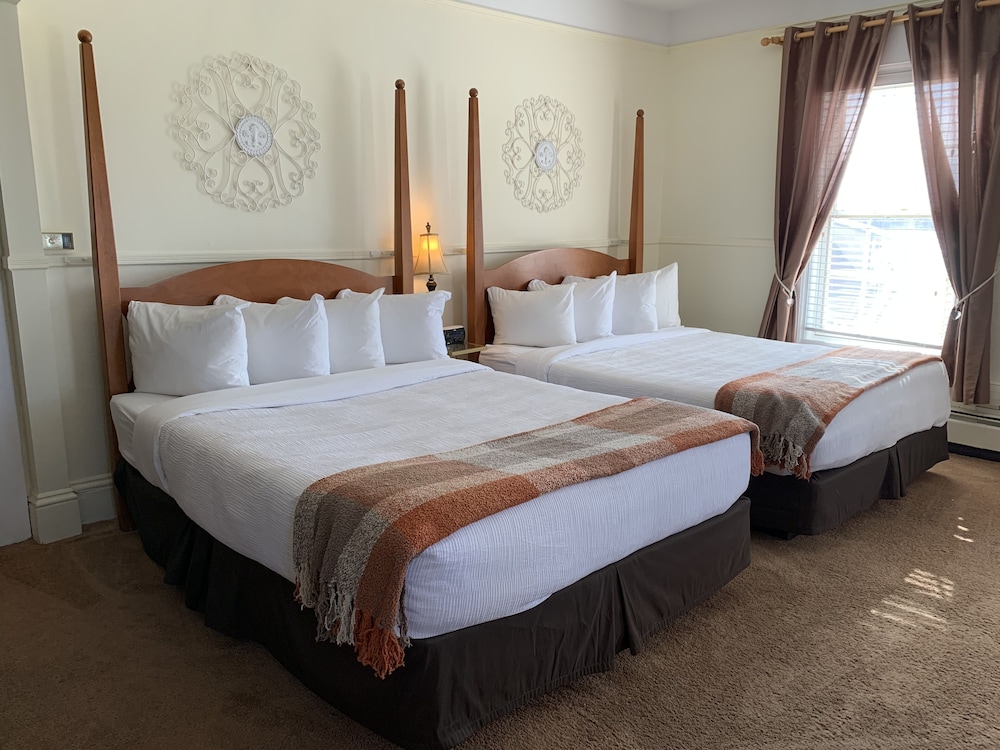 Panoramic Quadruple Room, 2 Queen Beds, Non Smoking, Ensuite photo 2