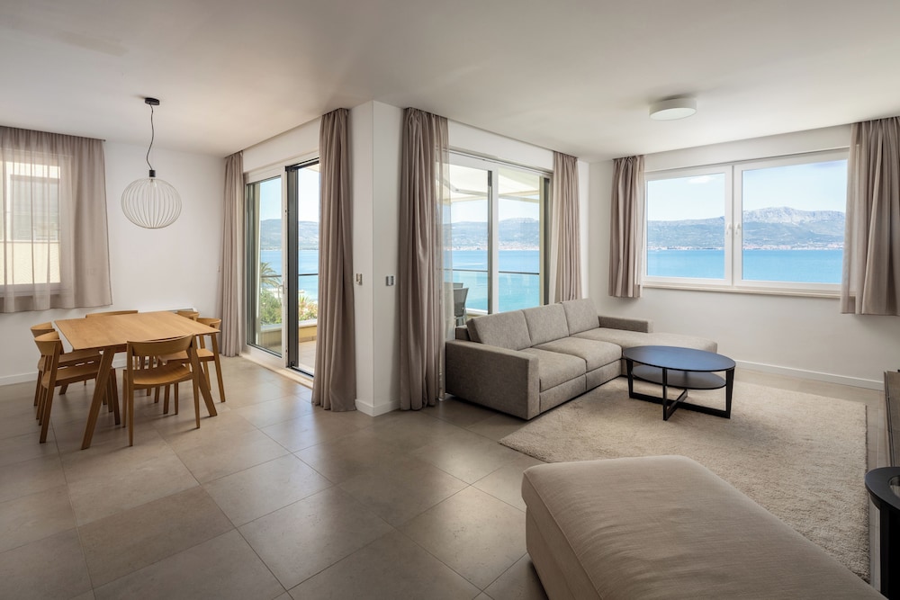Apartment, 3 Bedrooms, Balcony, Beachside (Balcony, no pool access)
