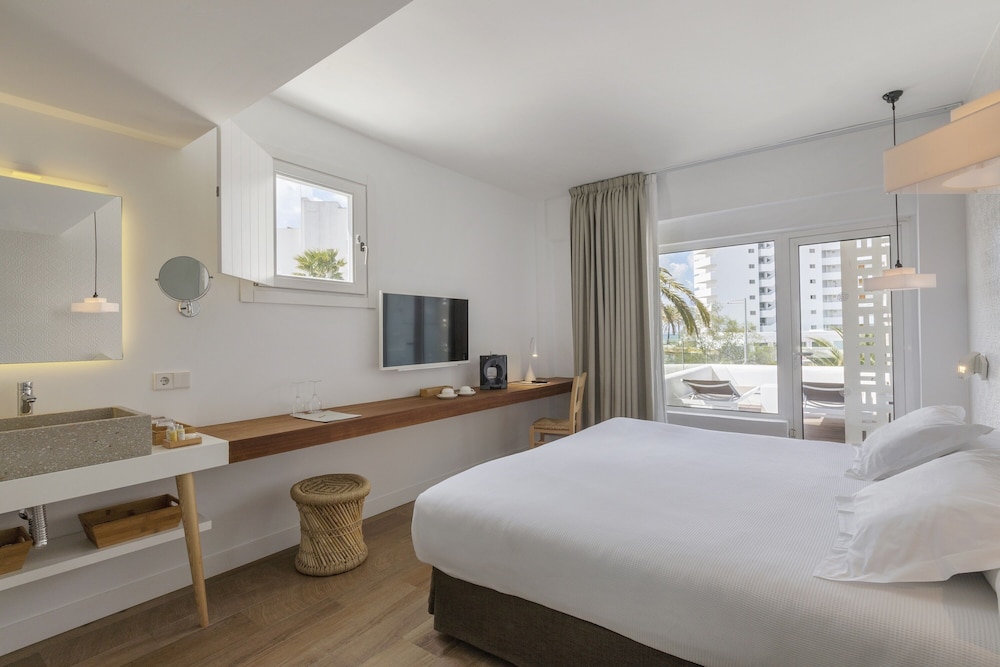 Junior Suite, Terrace, Pool View - Photo 1