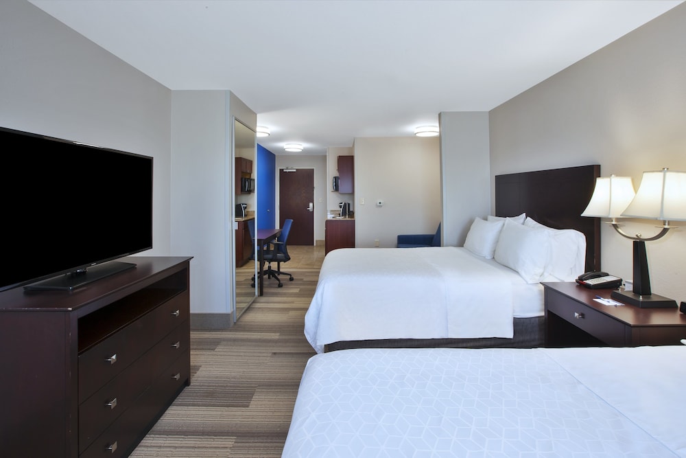 Suite, Multiple Beds - Photo 2