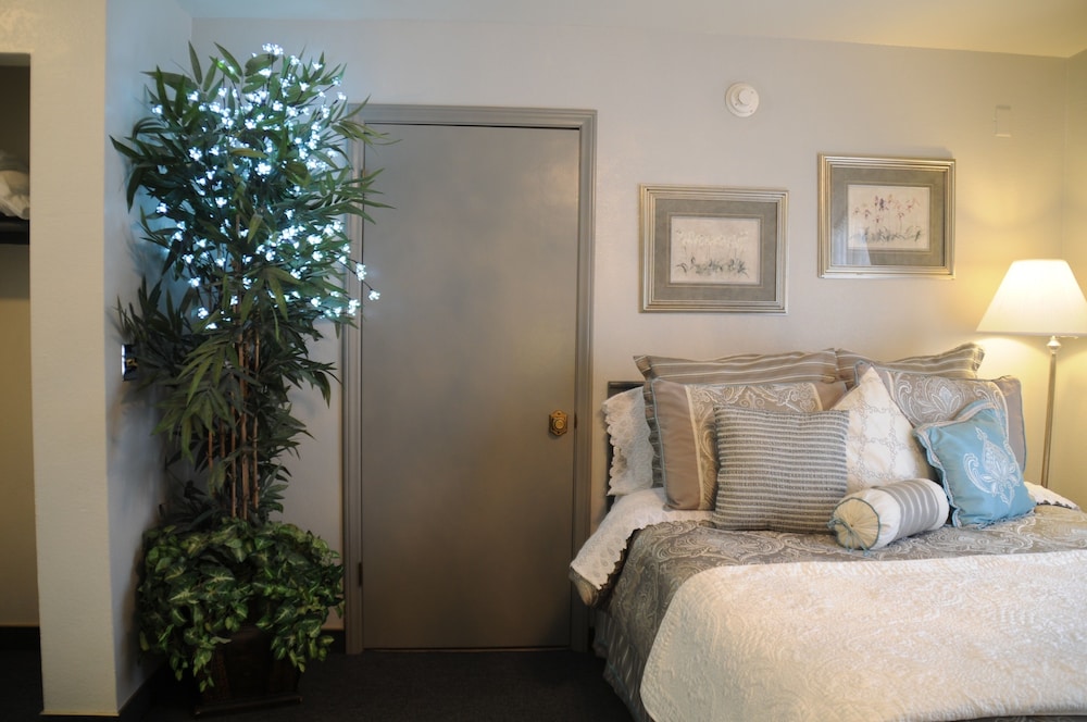 Superior Room, 1 Queen Bed, Non Smoking, Fireplace photo 3
