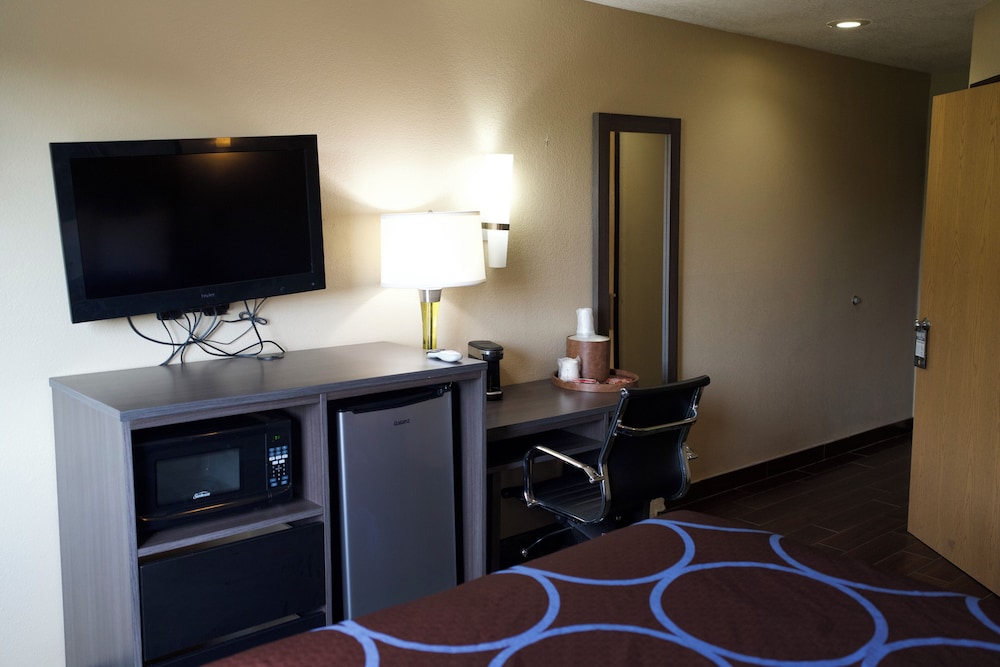 Standard Room, 1 Queen Bed - Photo 4