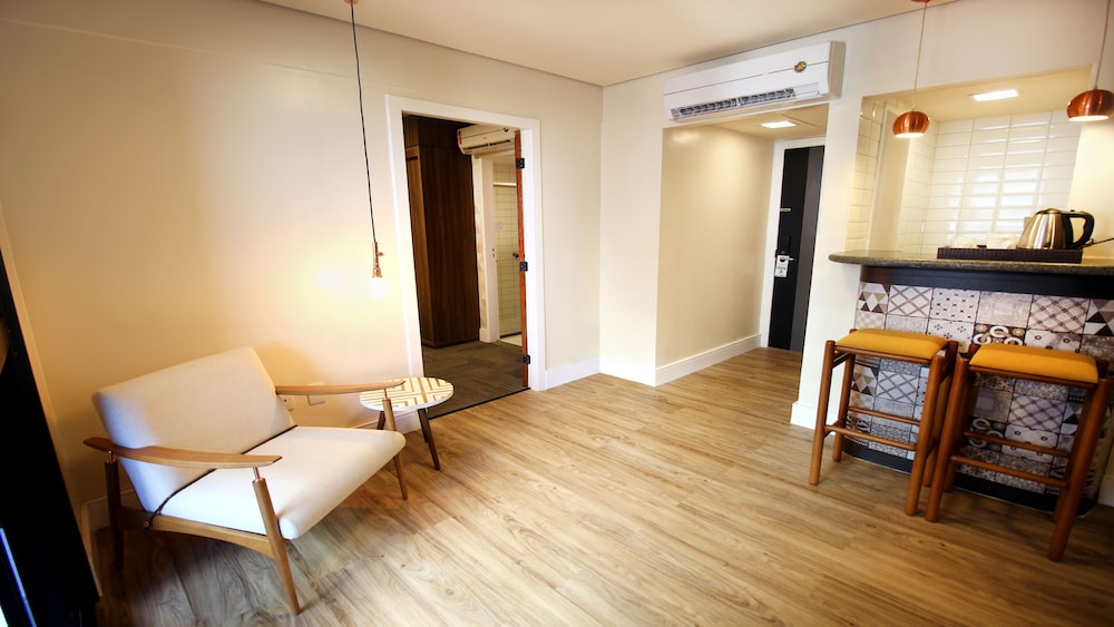 Suite, 1 Bedroom, Sea View (Meeting Area) - Photo 1