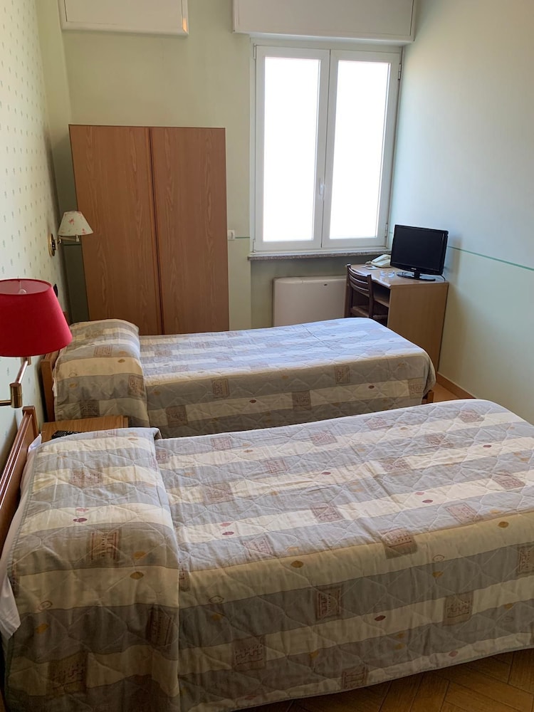 Double or Twin Room, Non Smoking photo 1