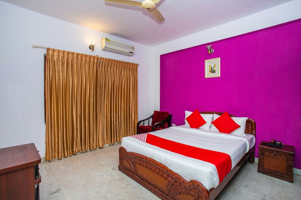 Deluxe Room, 1 Queen Bed
