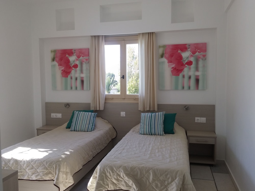 Family Apartment, 2 Bedrooms photo 3