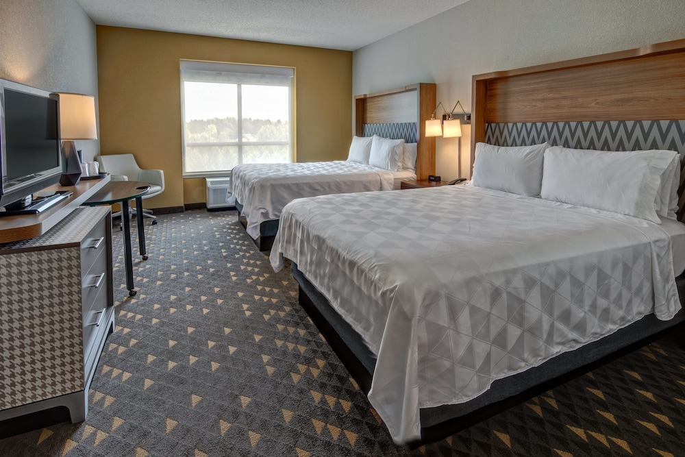 Standard Room, 2 Queen Beds - Photo 1