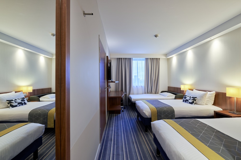 Standard Room, Multiple Beds (Free Breakfast)