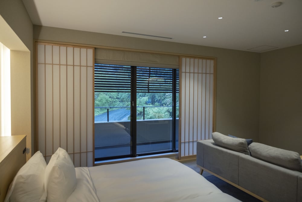Junior Suite Twin Room, Non Smoking - Photo 2
