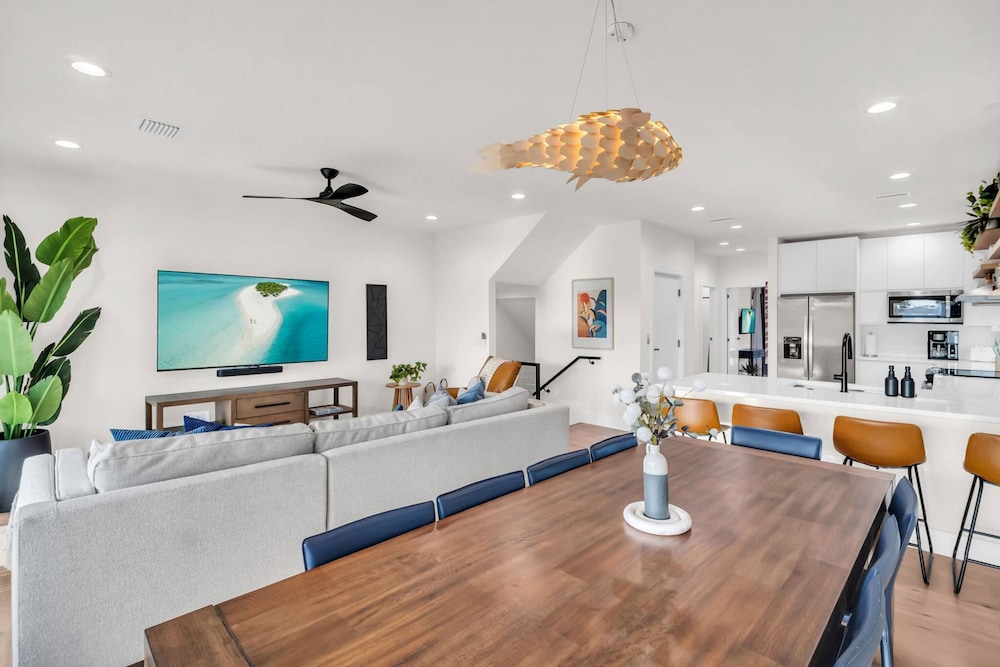 NEW 4 Bed 3 Bath Heated Salt Pool Walk2beach, Foto 53