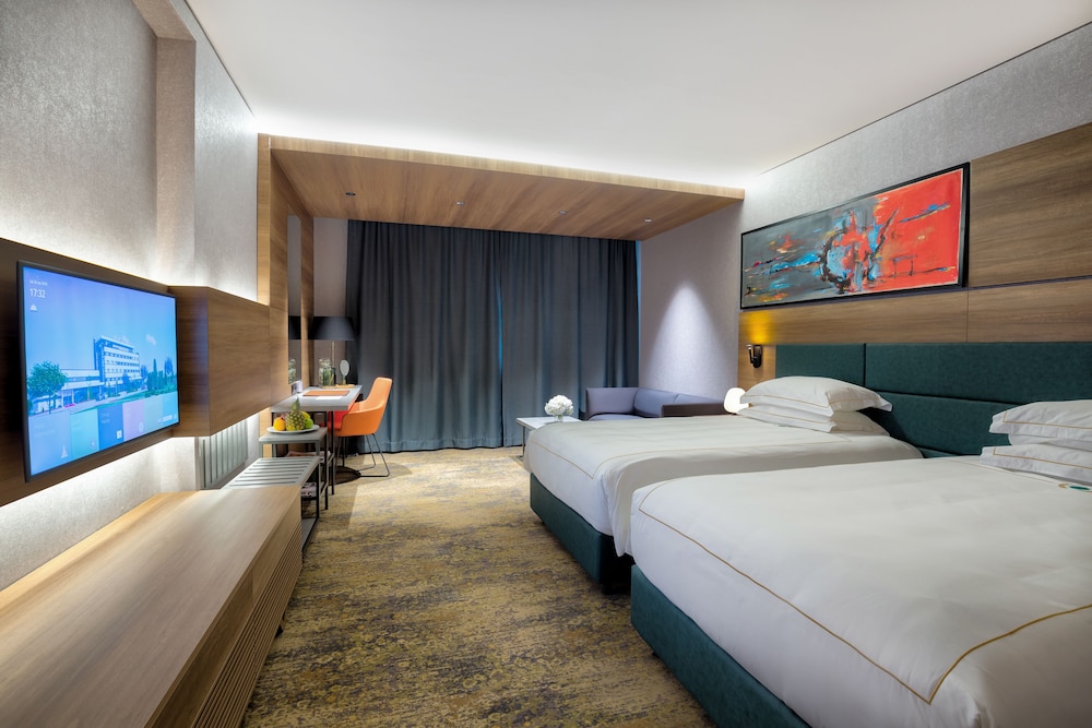Premium Double or Twin Room photo 3