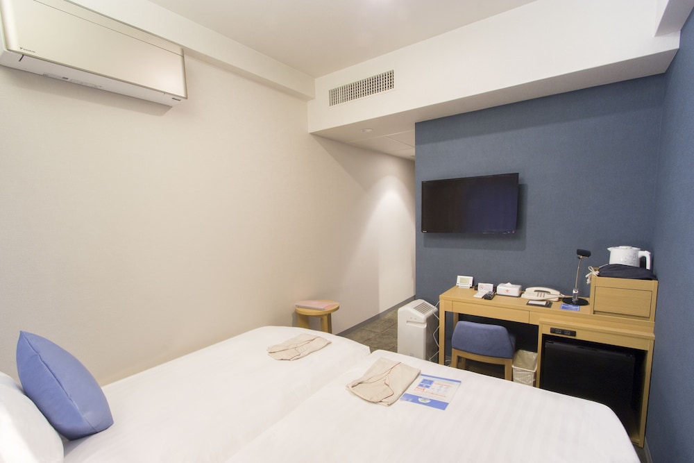 Economy Twin Room, Non Smoking (1 bed and 1 extra bed) - Photo 3