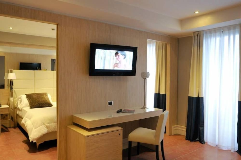 Luxury Studio Suite photo 2