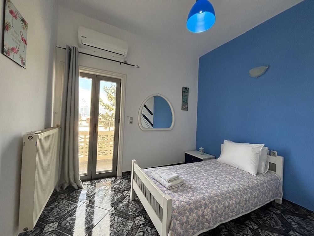 Basic Condo, Partial Sea View photo 1