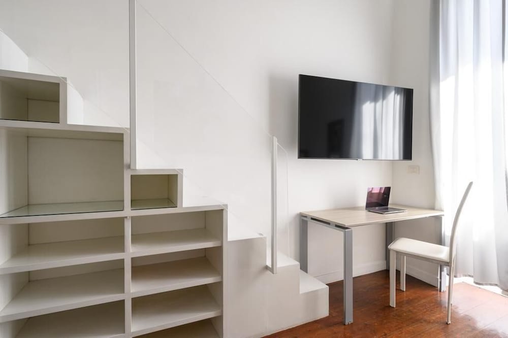 Luxury Double or Twin Room, 1 Queen Bed, Ensuite, City View photo 3