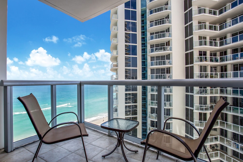 Luxury Suite, 1 Bedroom, Kitchen, Ocean View photo 1