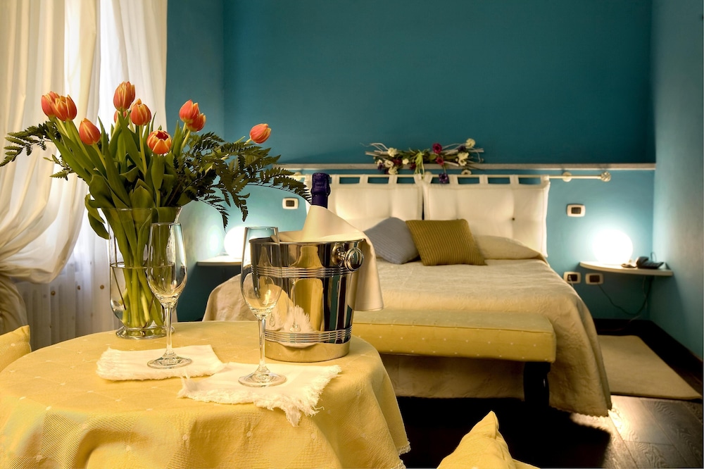 Suite (2 people)