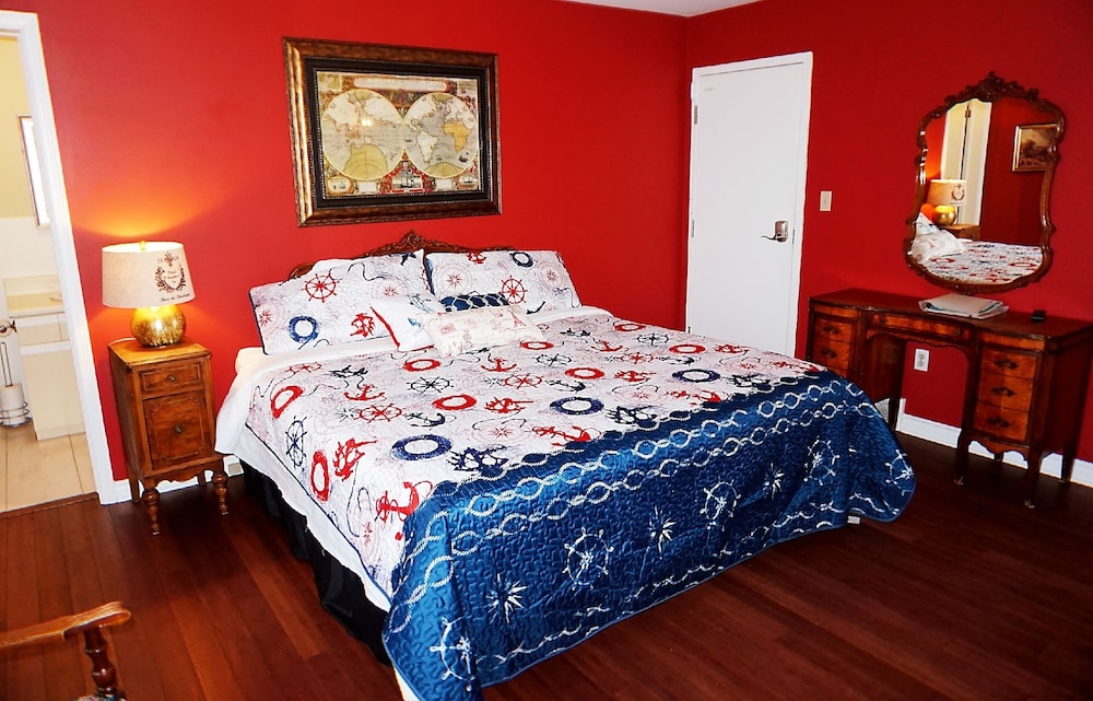 Design Room, 1 King Bed photo 1