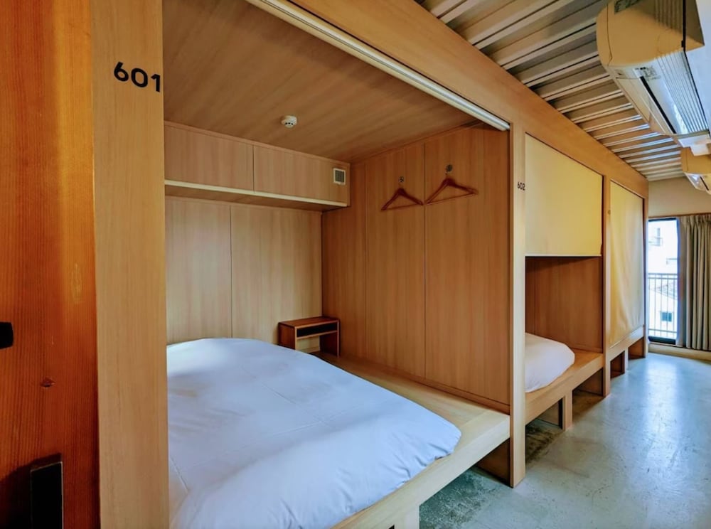 Economy Cabin photo 2